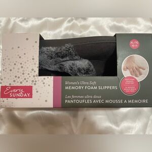 NWT: EVERY SUNDAY: Women’s Slippers